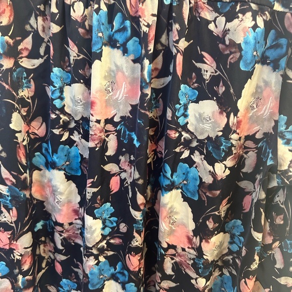 Torrid Madison Floral Button-Up Long Sleeve Shirt Multi Plus 1X - Picture 9 of 11